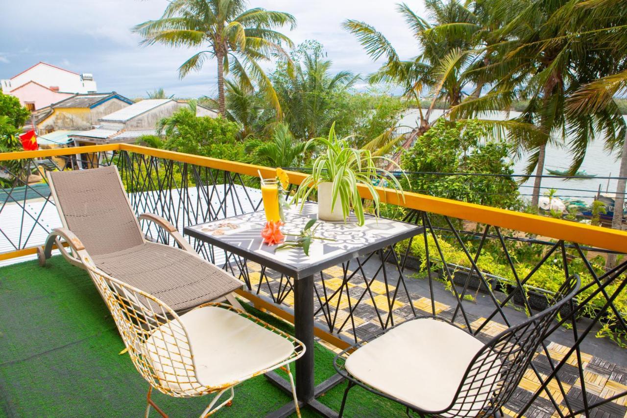 Coral Riverside Homestay & Hostel Хойан Экстерьер фото