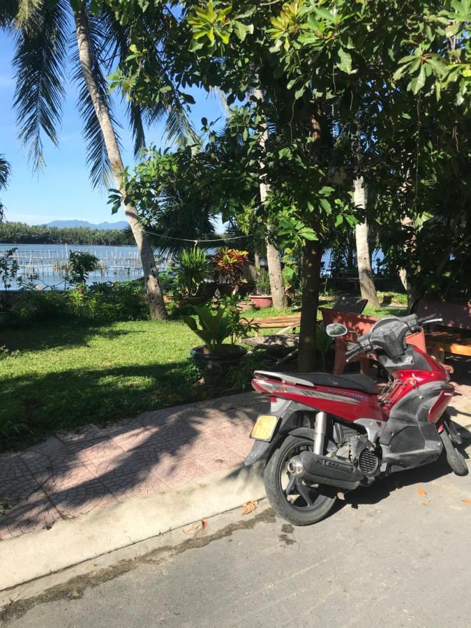 Coral Riverside Homestay & Hostel Хойан Экстерьер фото
