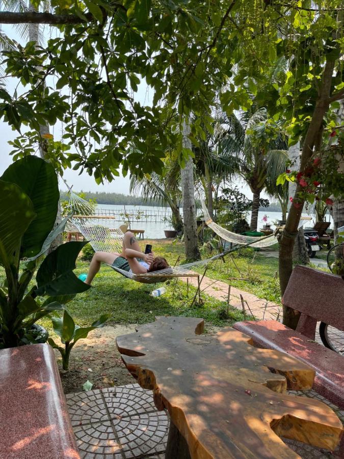 Coral Riverside Homestay & Hostel Хойан Экстерьер фото