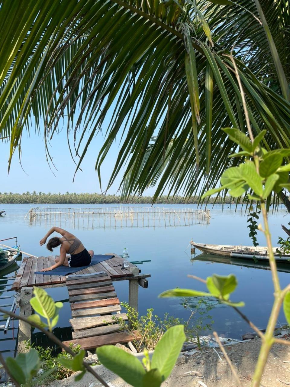 Coral Riverside Homestay & Hostel Хойан Экстерьер фото