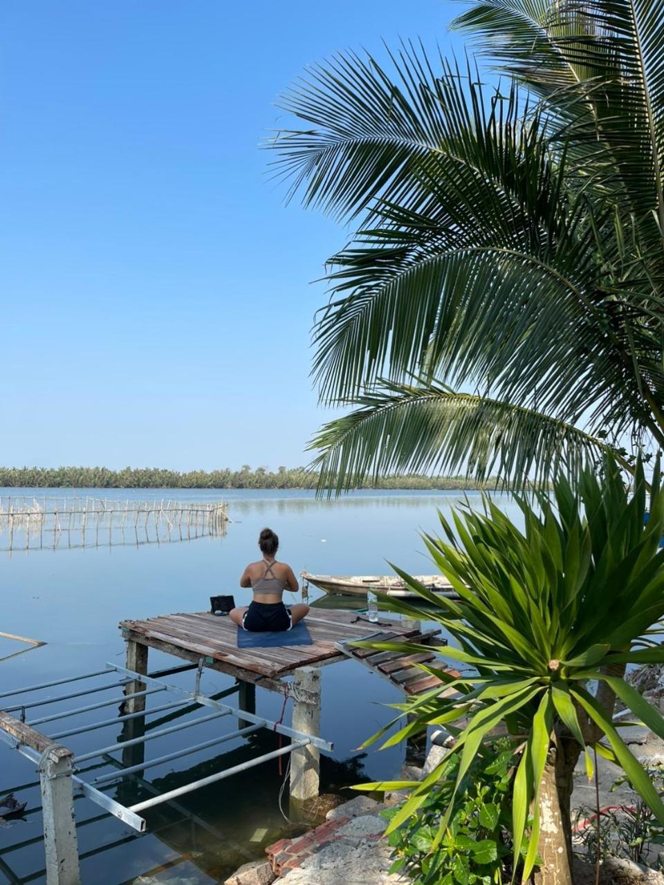 Coral Riverside Homestay & Hostel Хойан Экстерьер фото