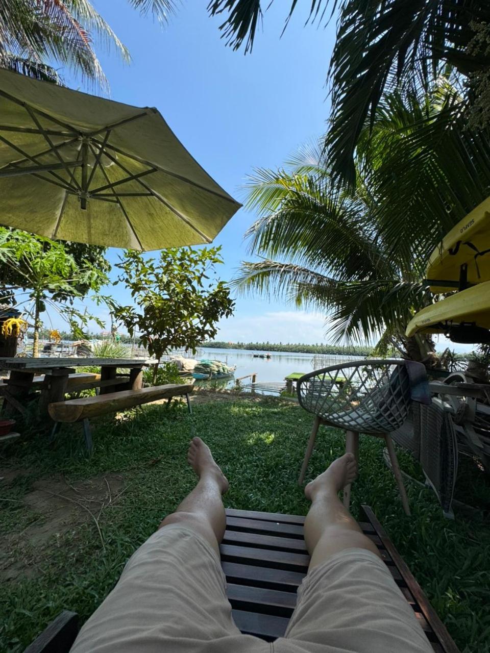 Coral Riverside Homestay & Hostel Хойан Экстерьер фото