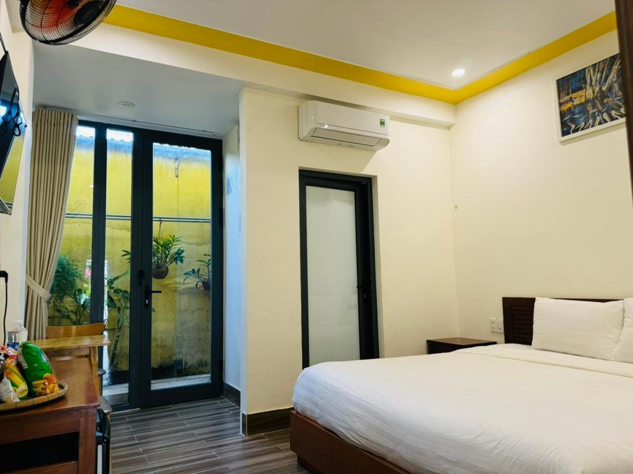 Coral Riverside Homestay & Hostel Хойан Экстерьер фото