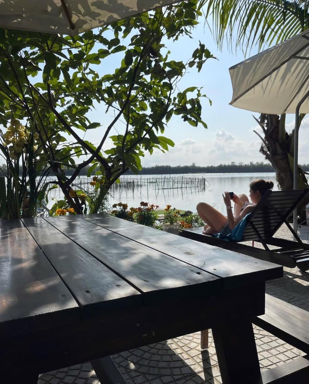 Coral Riverside Homestay & Hostel Хойан Экстерьер фото