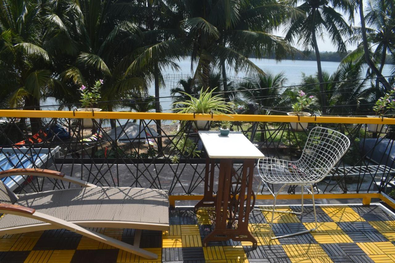 Coral Riverside Homestay & Hostel Хойан Экстерьер фото